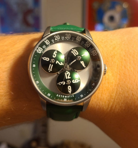 スチールグリーン