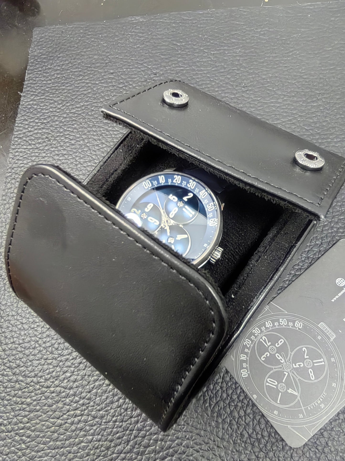 ロイヤルブルー