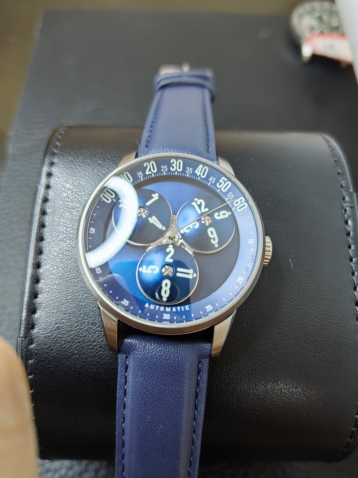 ロイヤルブルー